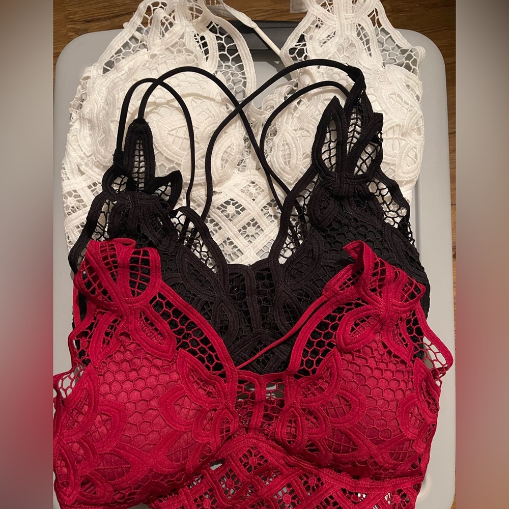3 pack lace bralette size small.Never worn.